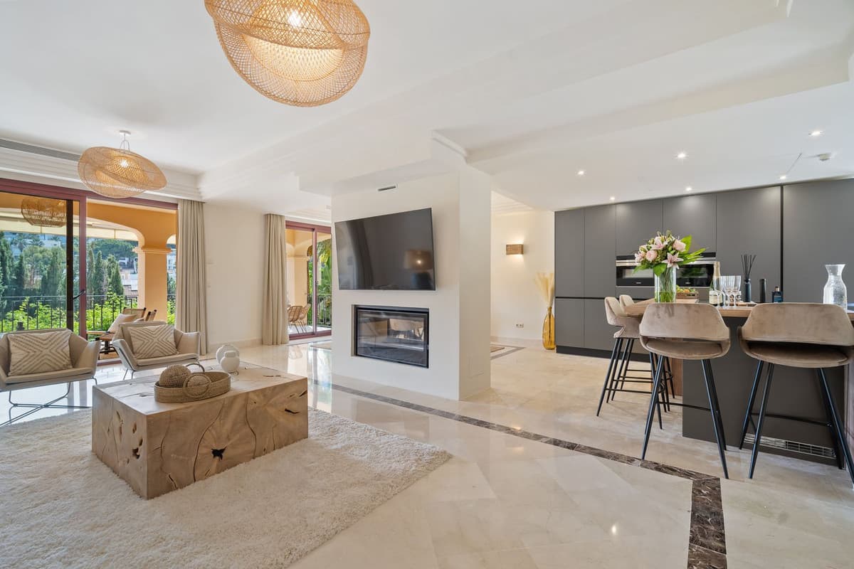 Semi-Detached House in Puerto Banús — photo 3 of 10