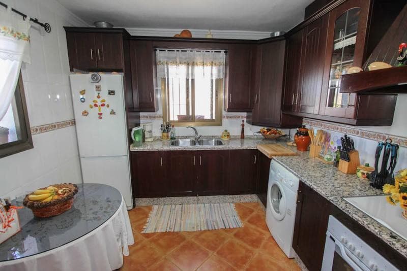 Detached Villa in Guaro — photo 6 of 10