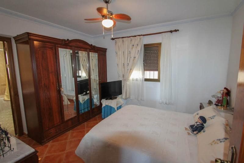 Detached Villa in Guaro — photo 7 of 10