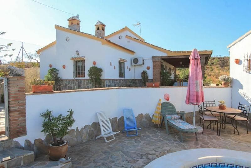 Detached Villa in Guaro — photo 8 of 10
