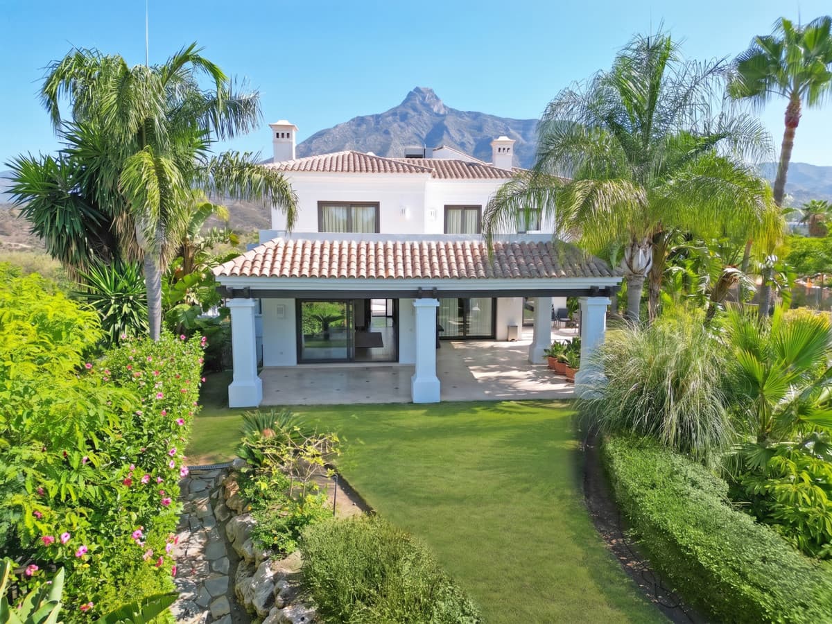 Detached Villa in The Golden Mile — photo 1 of 10