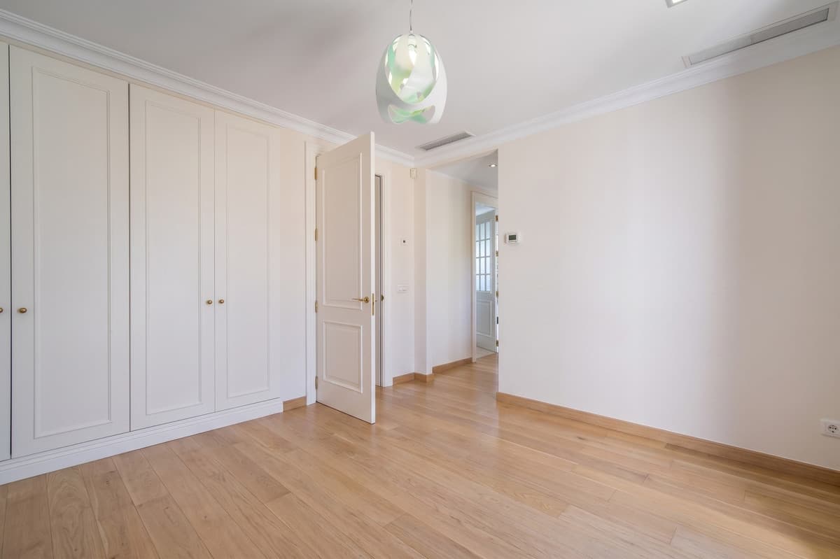 Detached Villa in The Golden Mile — photo 8 of 10
