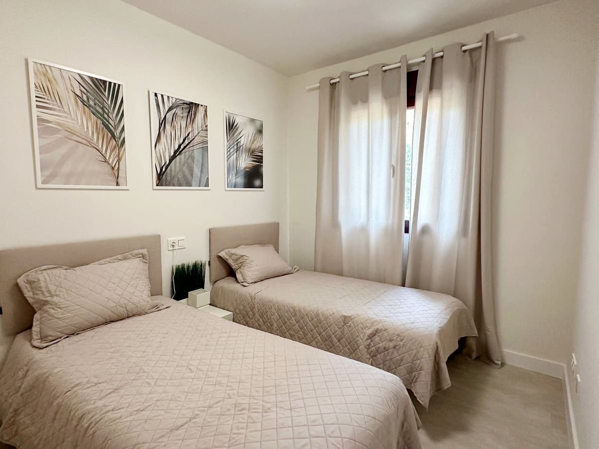 Middle Floor Apartment in El Paraiso — photo 8 of 10