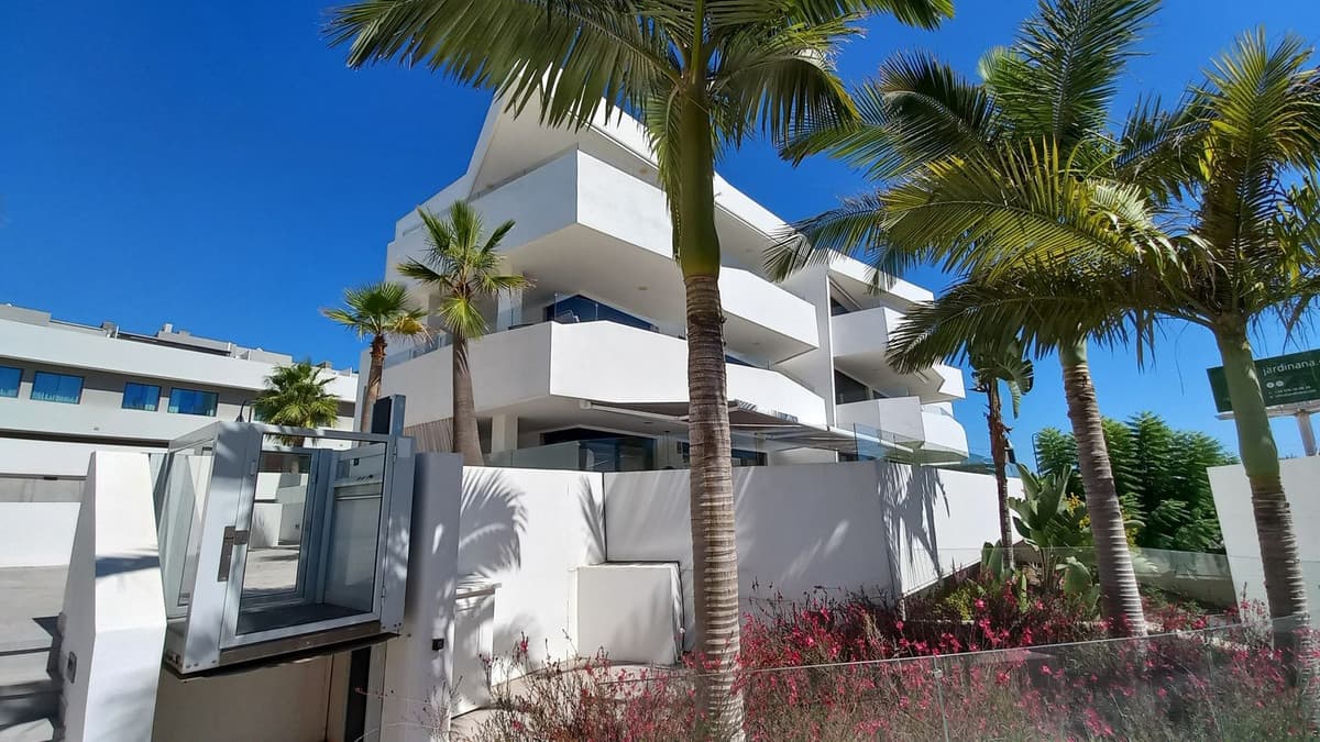 Middle Floor Apartment in La Cala — photo 2 of 10