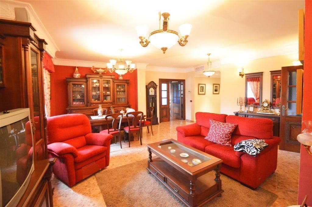 Detached Villa in Villanueva De La Concepcion — photo 3 of 10