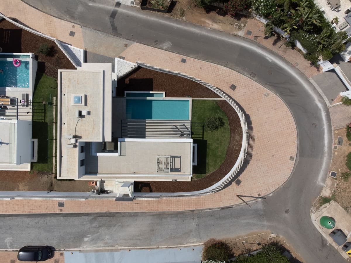 Detached Villa in El Chaparral — photo 2 of 10