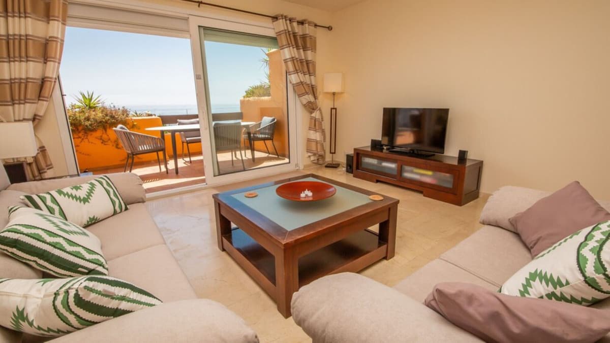Middle Floor Apartment in La Duquesa — photo 8 of 10