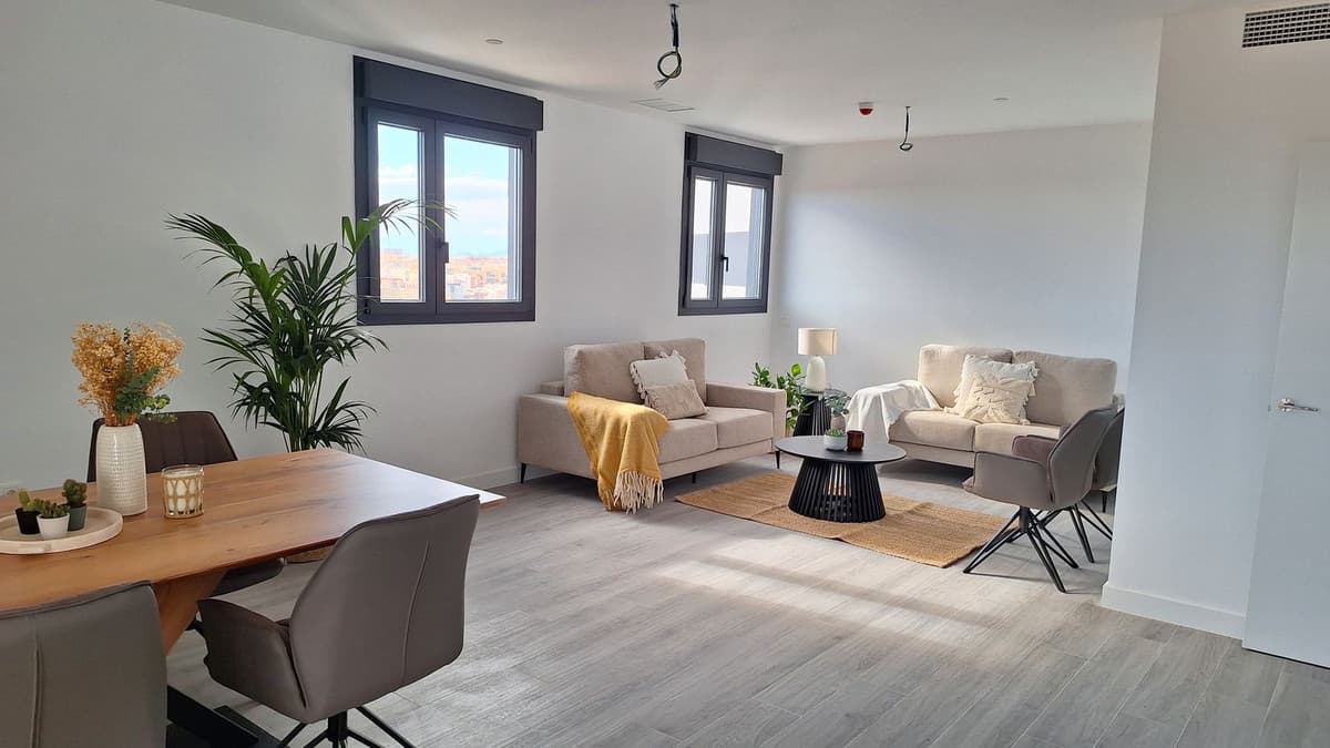 Middle Floor Apartment in Málaga Centro — photo 6 of 10