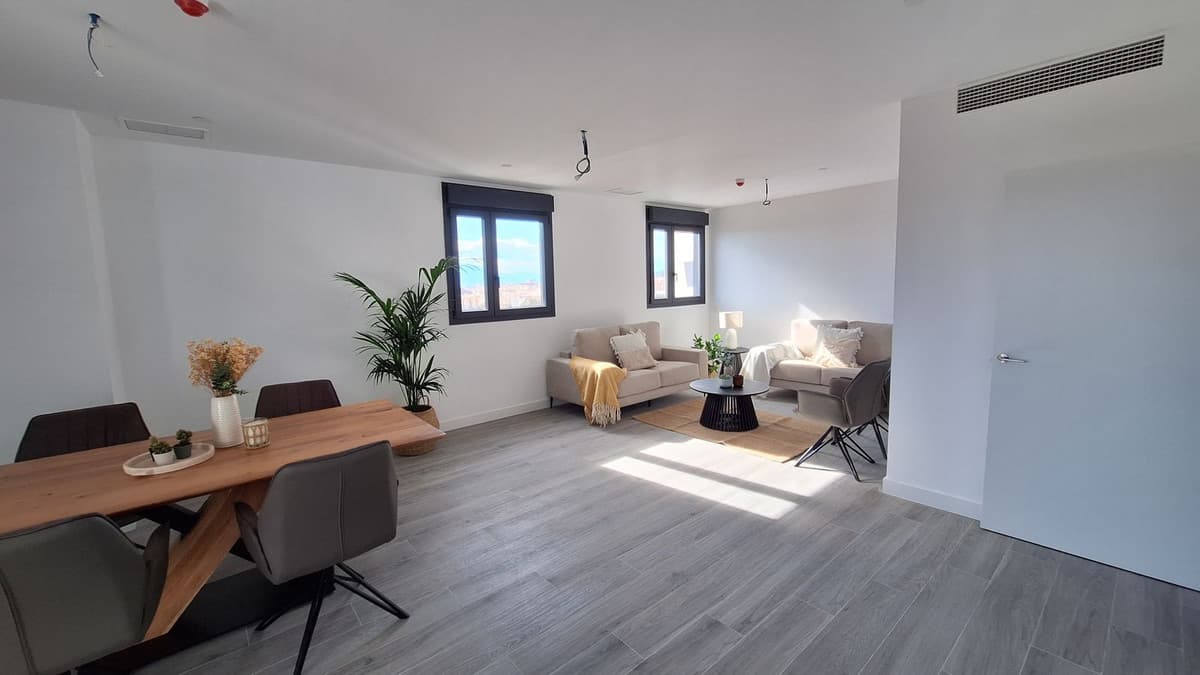 Middle Floor Apartment in Málaga Centro — photo 9 of 10