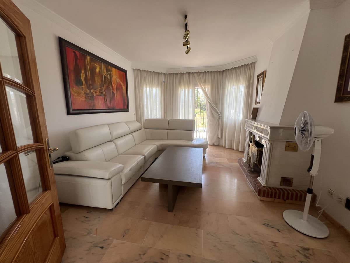 Semi-Detached House in San Pedro de Alcántara — photo 5 of 10