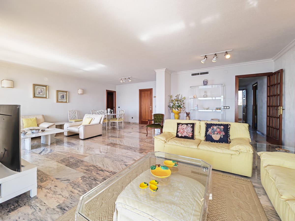 Middle Floor Apartment in Fuengirola — photo 8 of 10