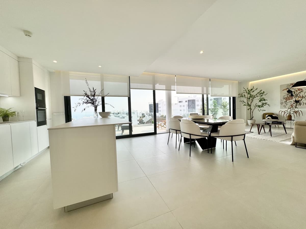 Middle Floor Apartment in Fuengirola — photo 6 of 10
