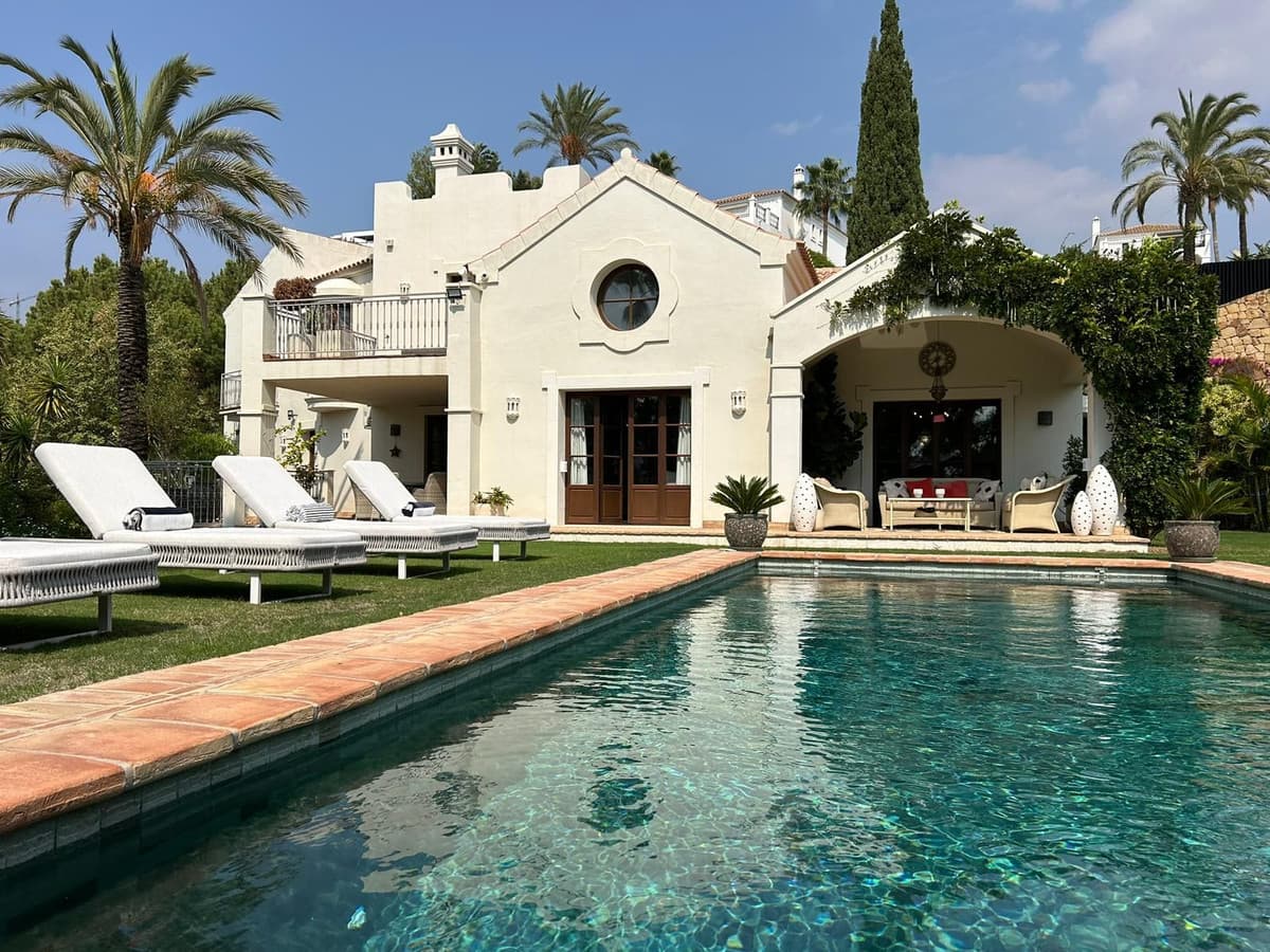 Detached Villa in Estepona — photo 2 of 10