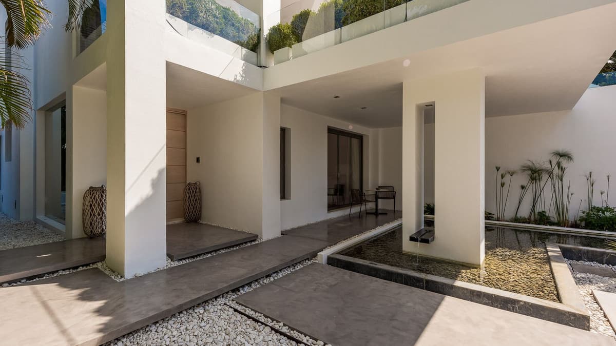 Detached Villa in The Golden Mile — photo 9 of 10