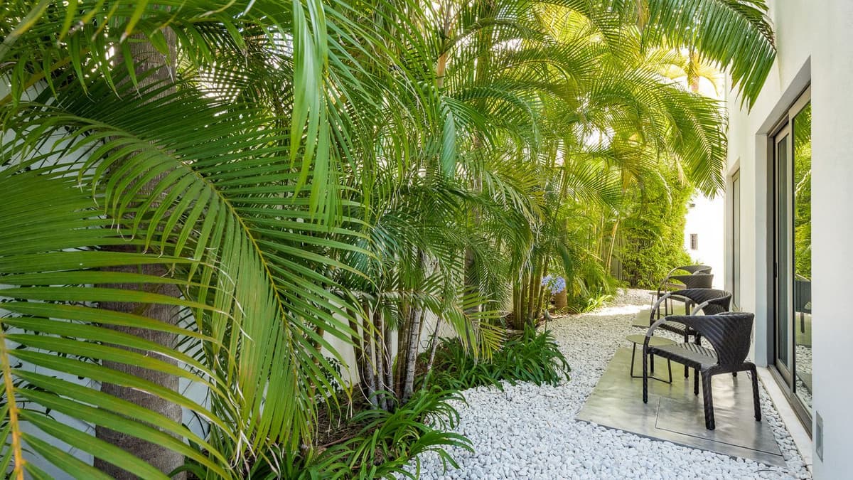 Detached Villa in The Golden Mile — photo 10 of 10