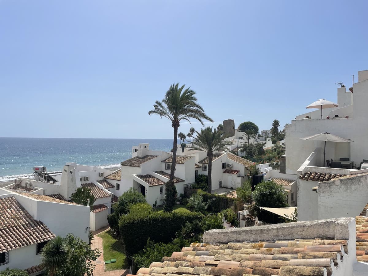 Penthouse Duplex in Estepona — photo 1 of 10