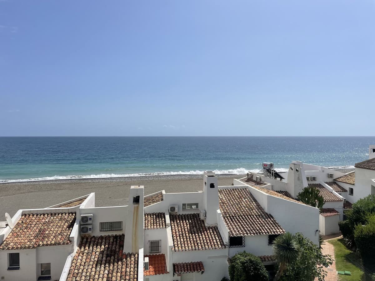 Penthouse Duplex in Estepona — photo 4 of 10