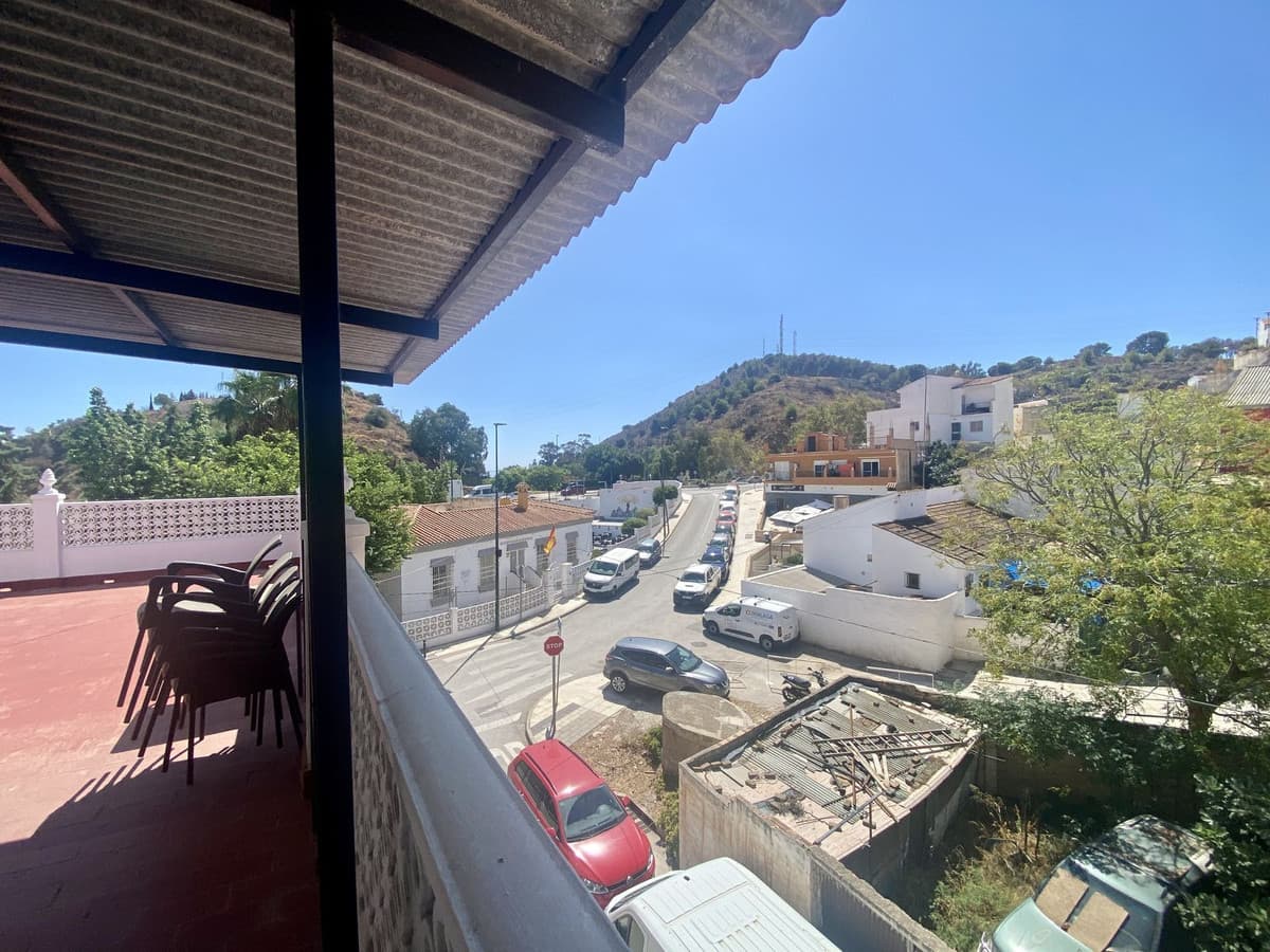 Detached Villa in Málaga — photo 1 of 10