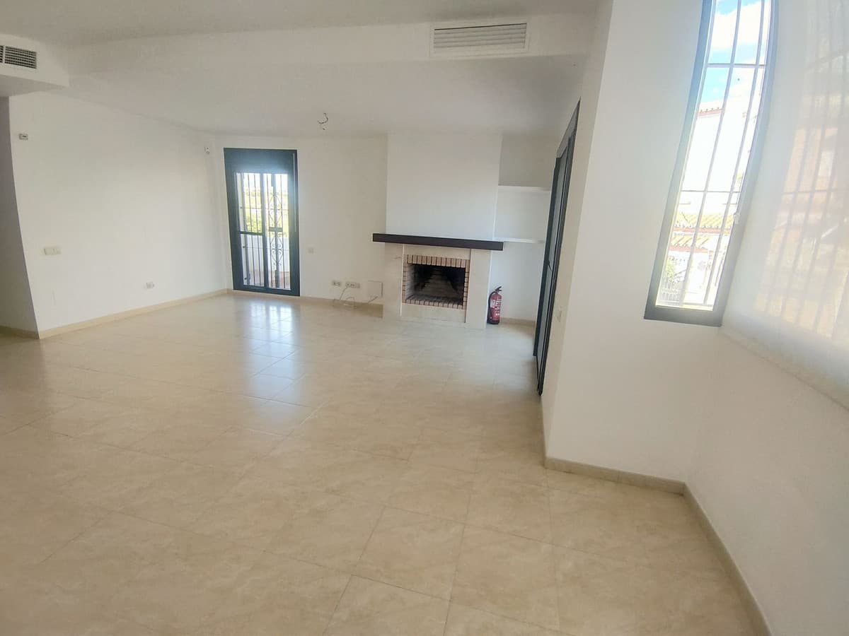 Semi-Detached House in Cancelada — photo 7 of 10