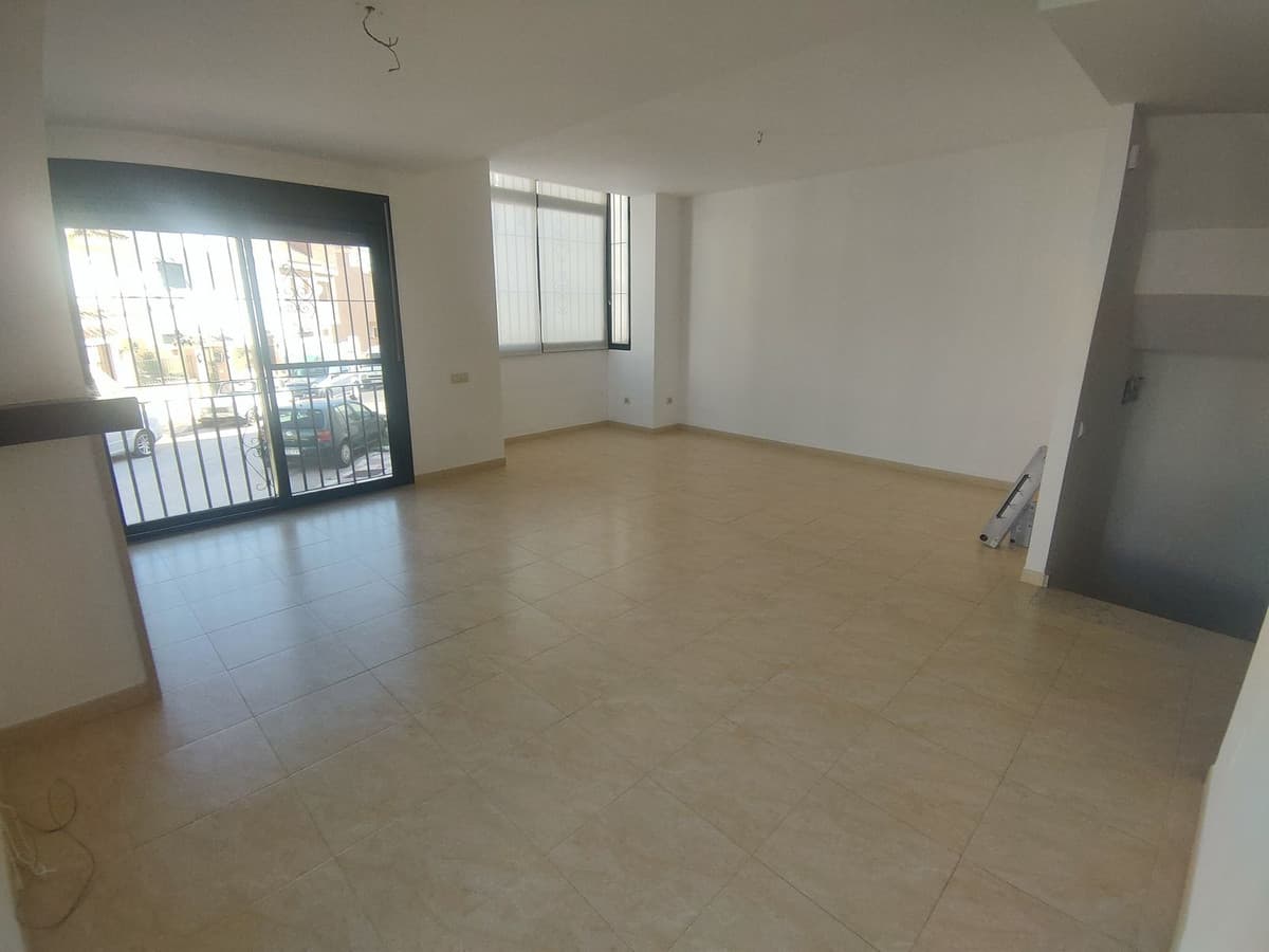 Semi-Detached House in Cancelada — photo 9 of 10