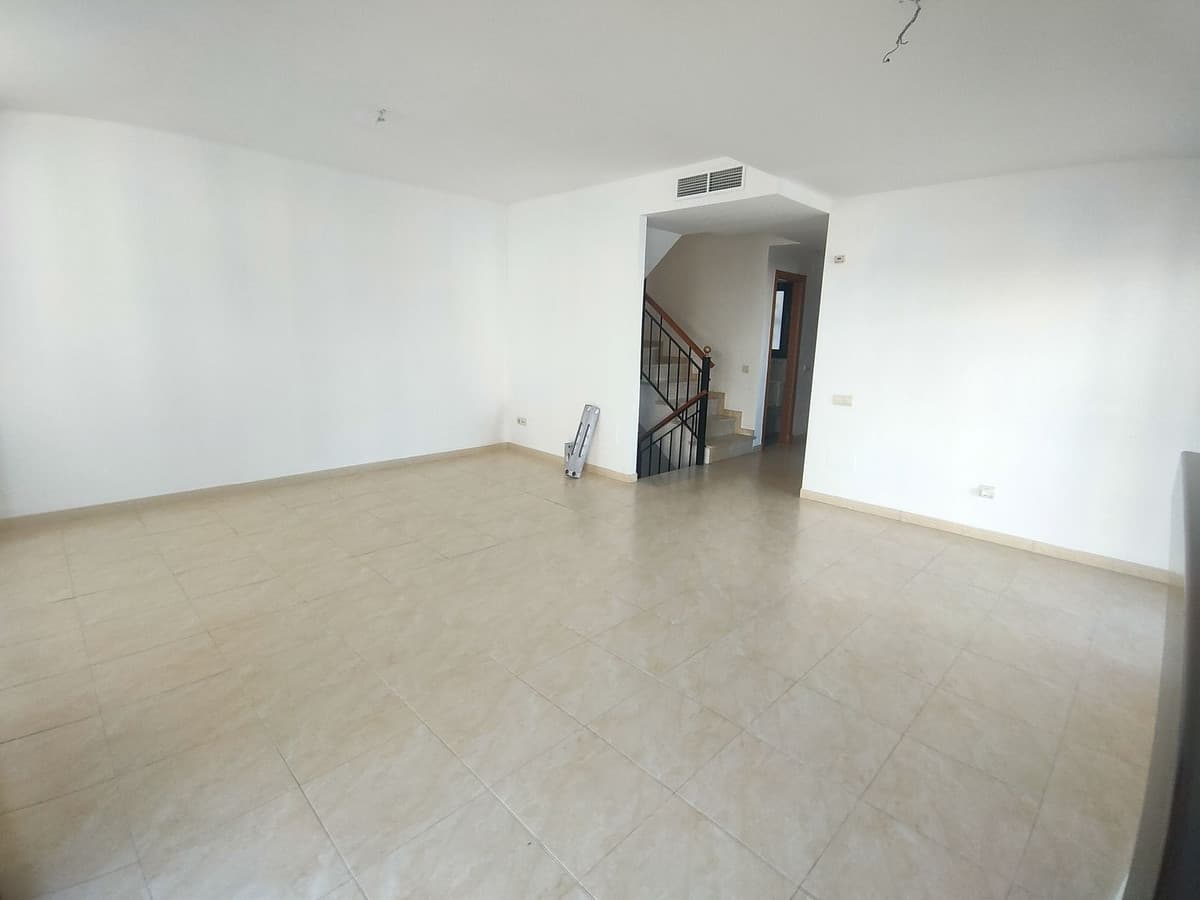 Semi-Detached House in Cancelada — photo 10 of 10
