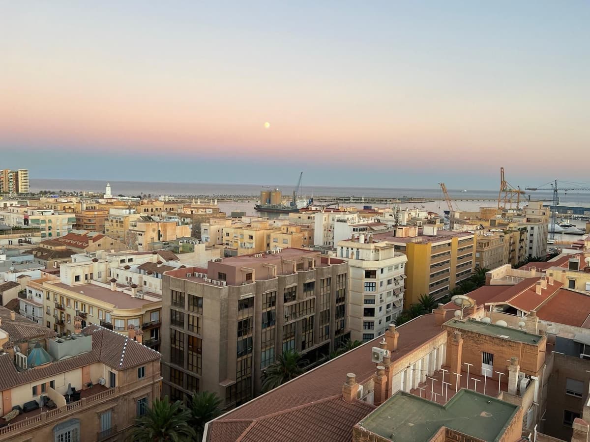 Middle Floor Apartment in Málaga Centro — photo 1 of 8