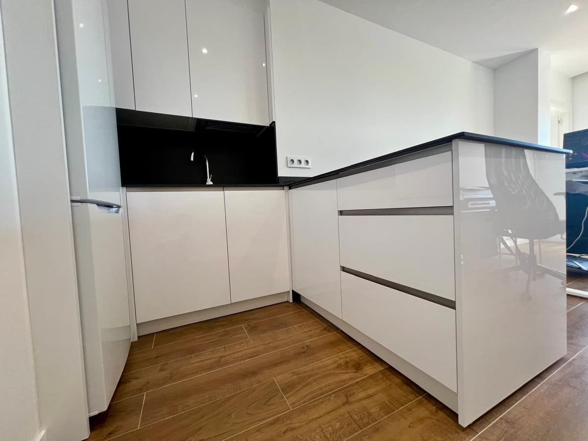 Middle Floor Apartment in Málaga Centro — photo 4 of 8