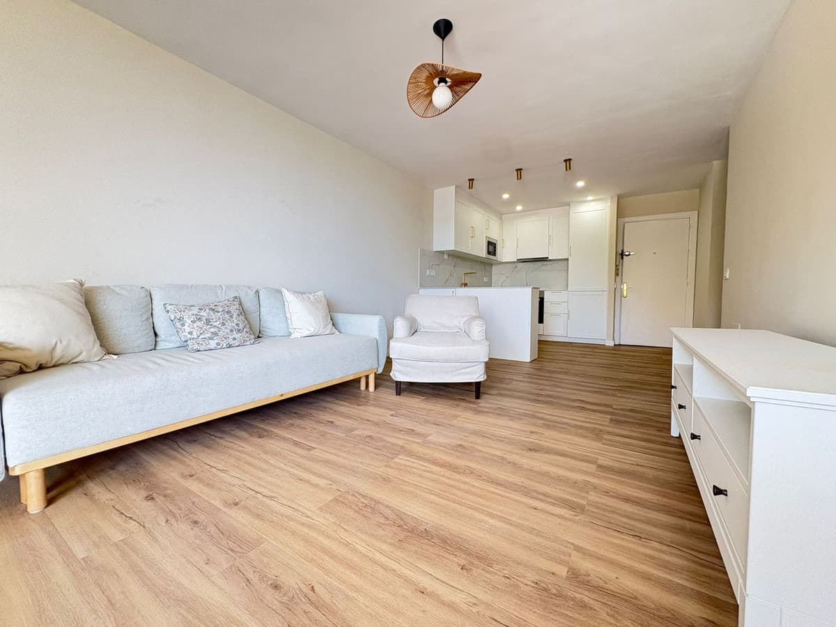 Middle Floor Apartment in Marbella — photo 4 of 10