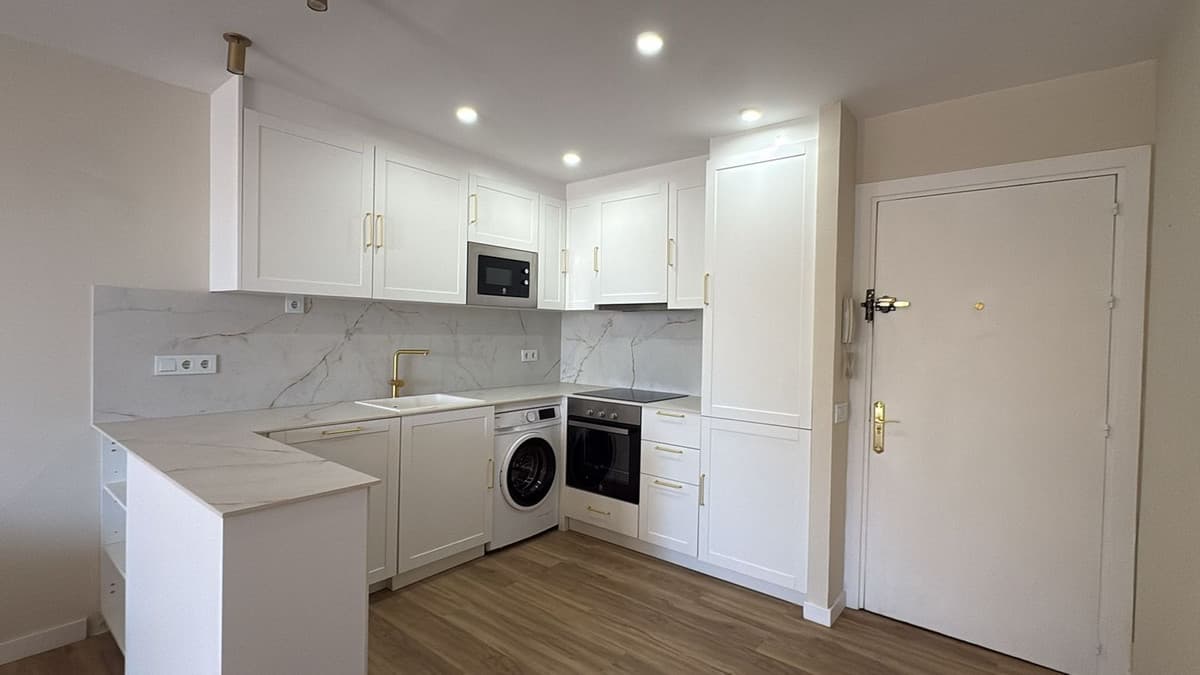 Middle Floor Apartment in Marbella — photo 8 of 10