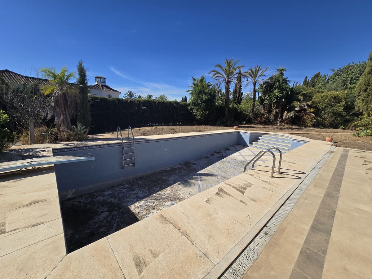 Detached Villa in Marbella — photo 2 of 10