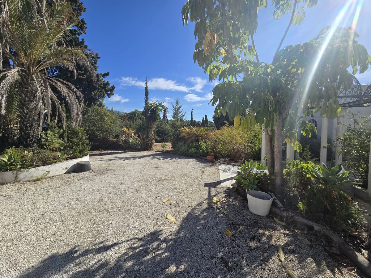 Detached Villa in Marbella — photo 4 of 10