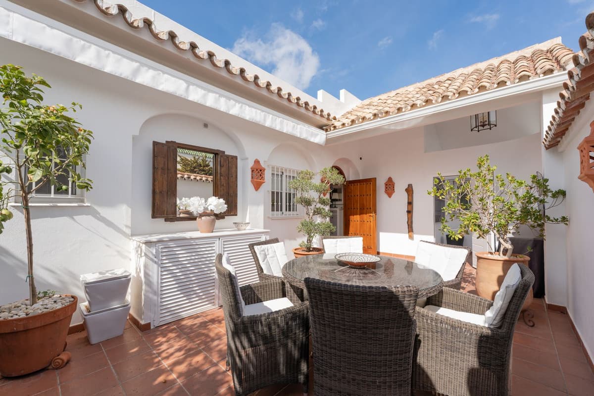 Townhouse in Nueva Andalucía — photo 4 of 10