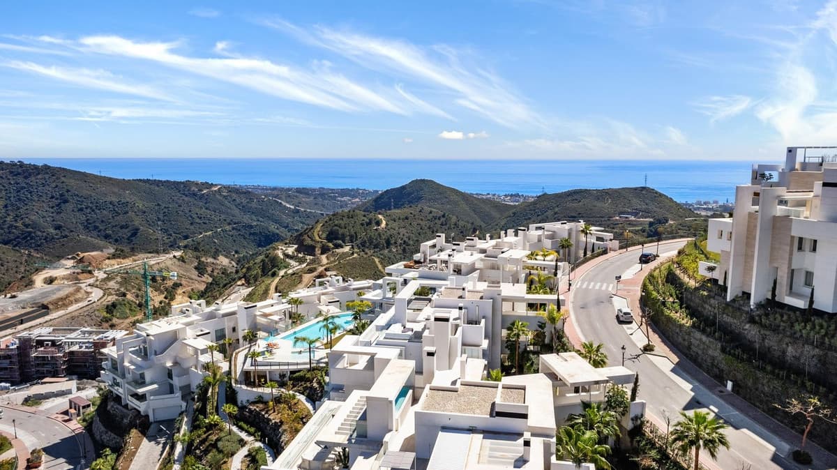 Middle Floor Apartment in Marbella — photo 2 of 10