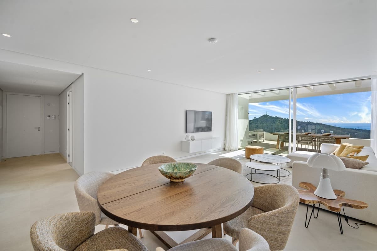 Middle Floor Apartment in Marbella — photo 6 of 10