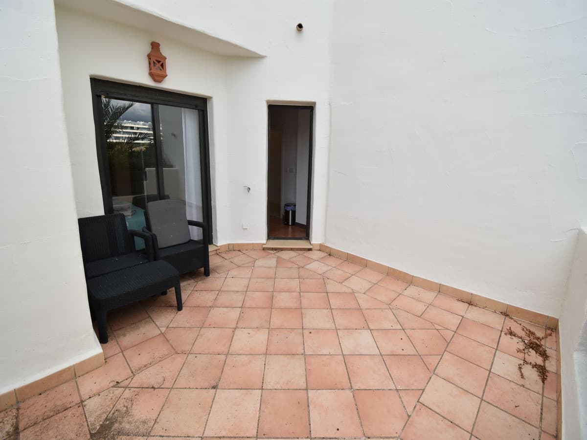 Ground Floor Apartment in Estepona — photo 5 of 10