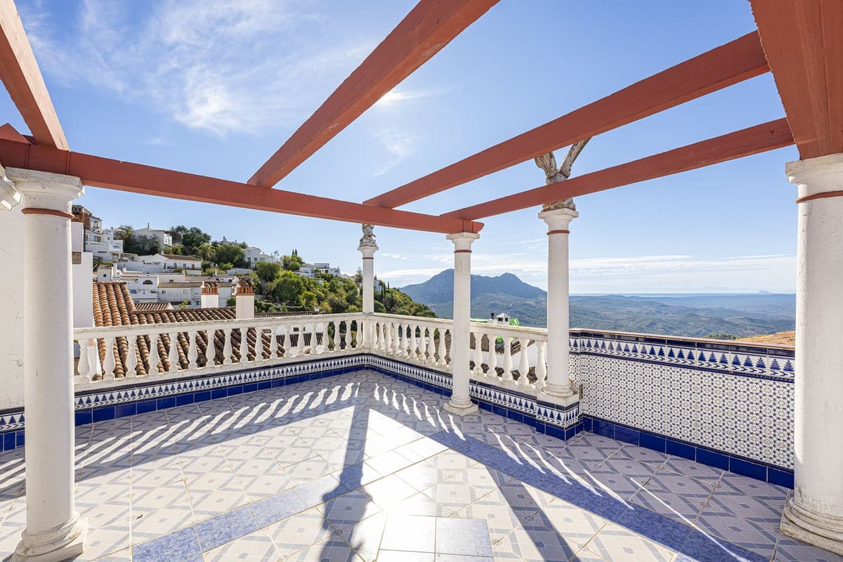 Townhouse in Gaucín — photo 1 of 10