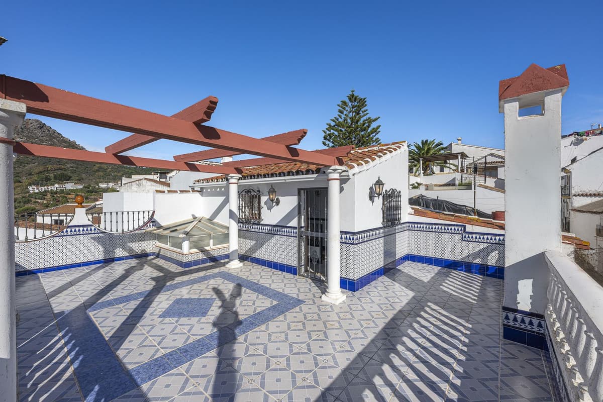 Townhouse in Gaucín — photo 2 of 10