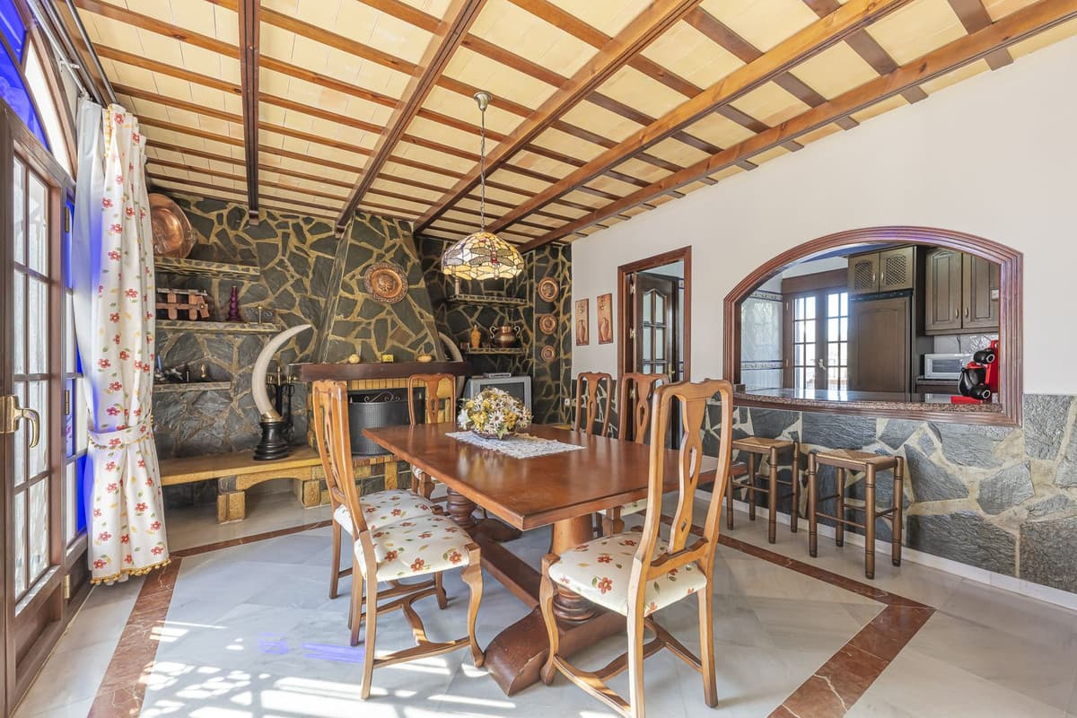 Townhouse in Gaucín — photo 3 of 10