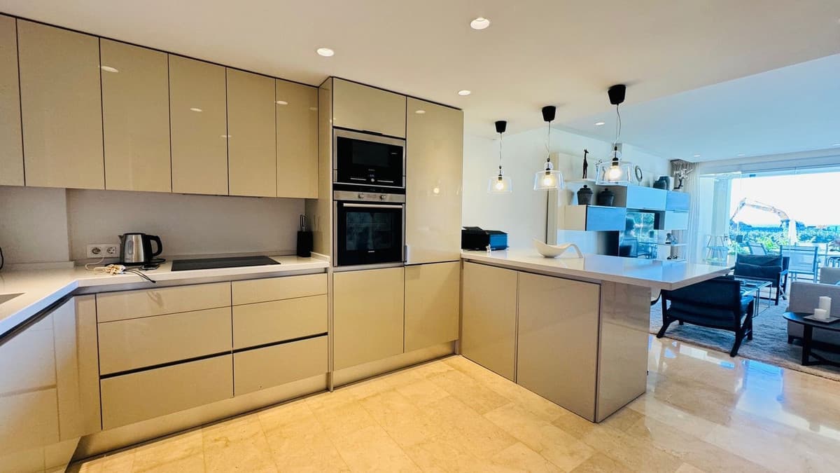 Ground Floor Apartment in Elviria — photo 3 of 10