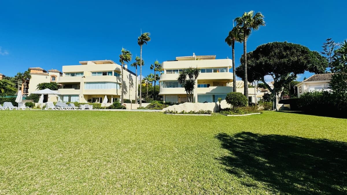 Ground Floor Apartment in Elviria — photo 9 of 10