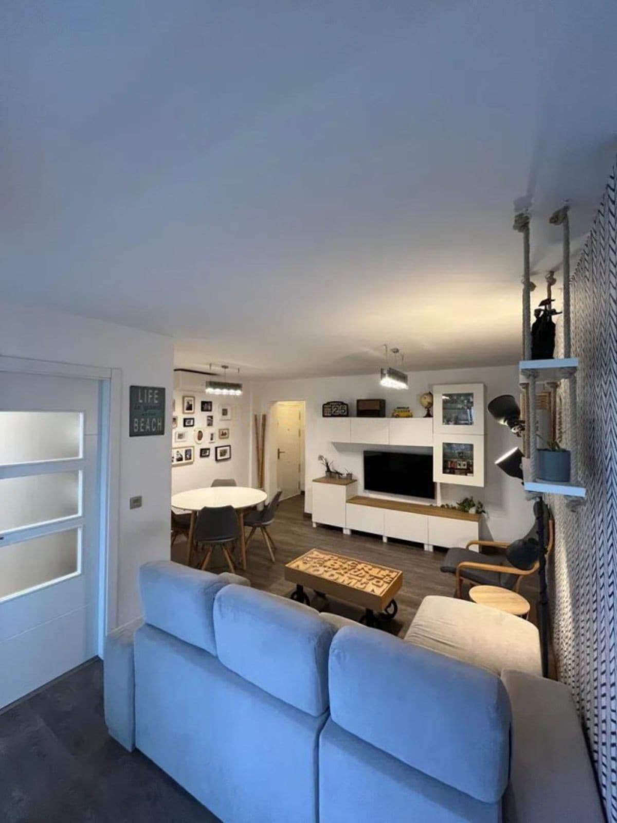 Middle Floor Apartment in Marbella — photo 1 of 10
