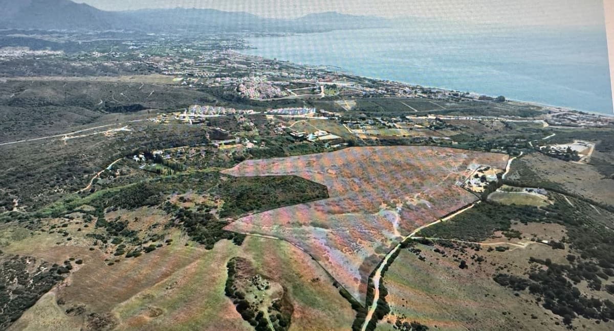 Land in Manilva — photo 1 of 2