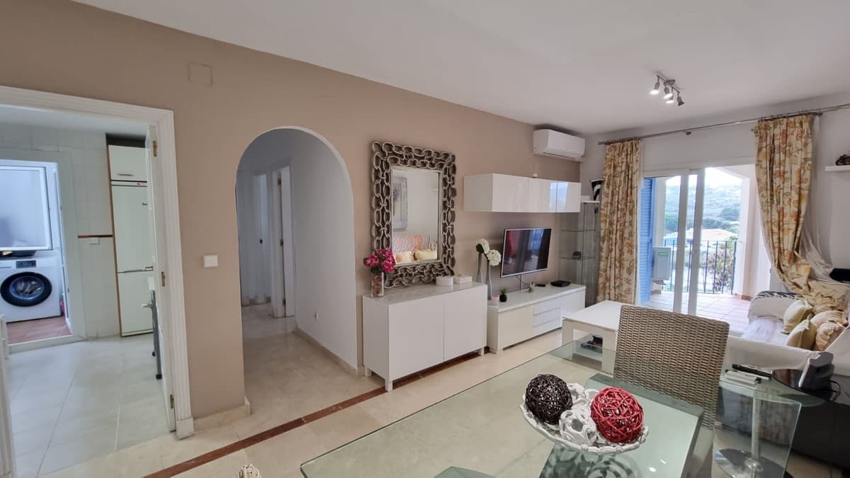 Middle Floor Apartment in San Luis de Sabinillas — photo 3 of 10