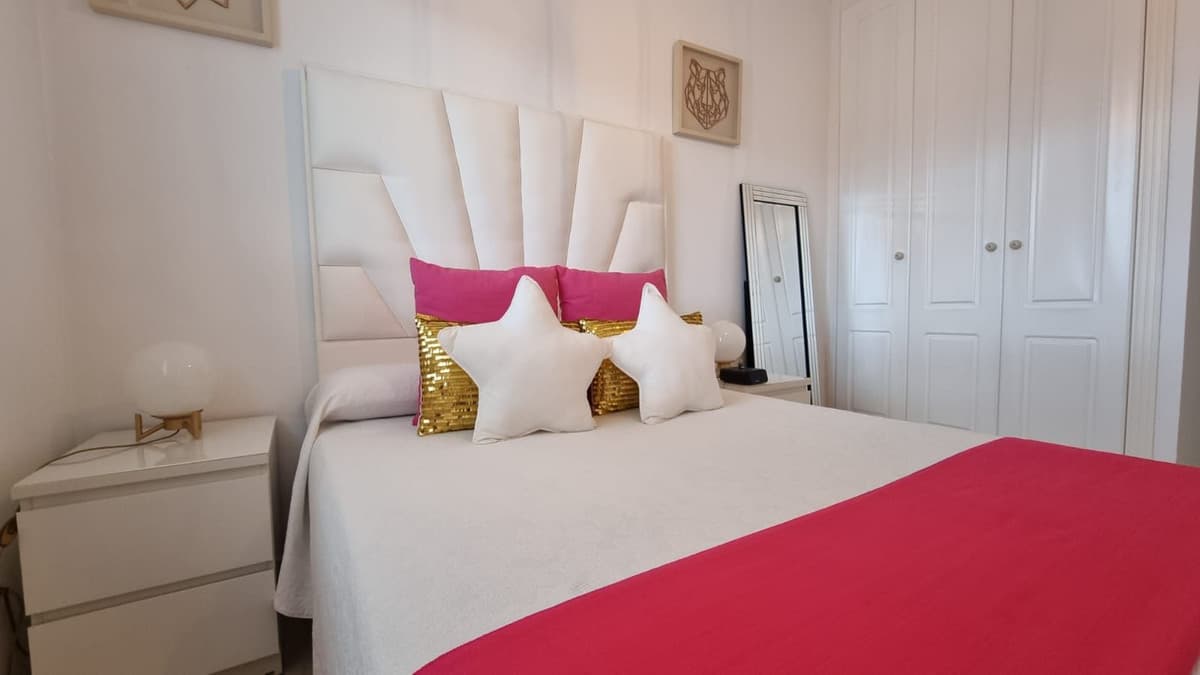 Middle Floor Apartment in San Luis de Sabinillas — photo 6 of 10