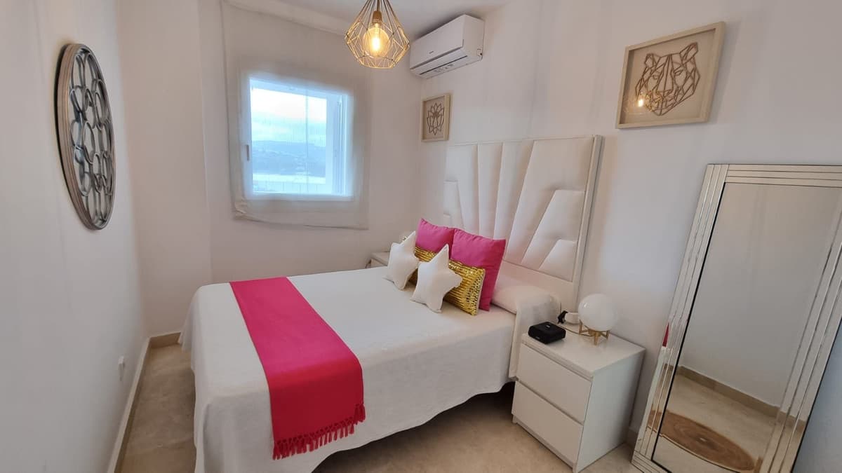 Middle Floor Apartment in San Luis de Sabinillas — photo 7 of 10