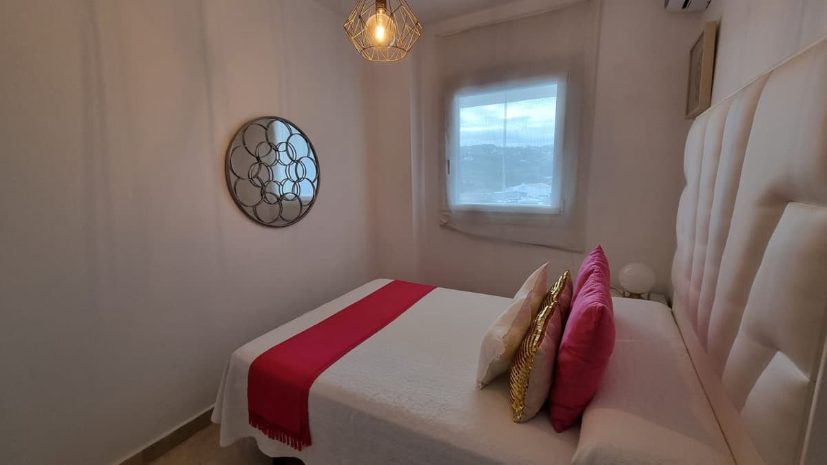 Middle Floor Apartment in San Luis de Sabinillas — photo 8 of 10