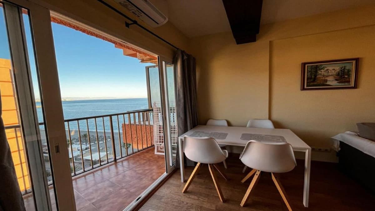 Middle Floor Apartment in Fuengirola — photo 2 of 10