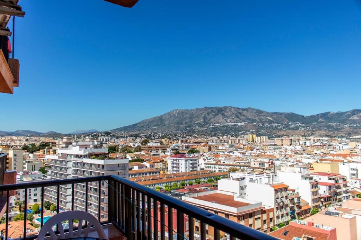 Middle Floor Apartment in Fuengirola — photo 7 of 10