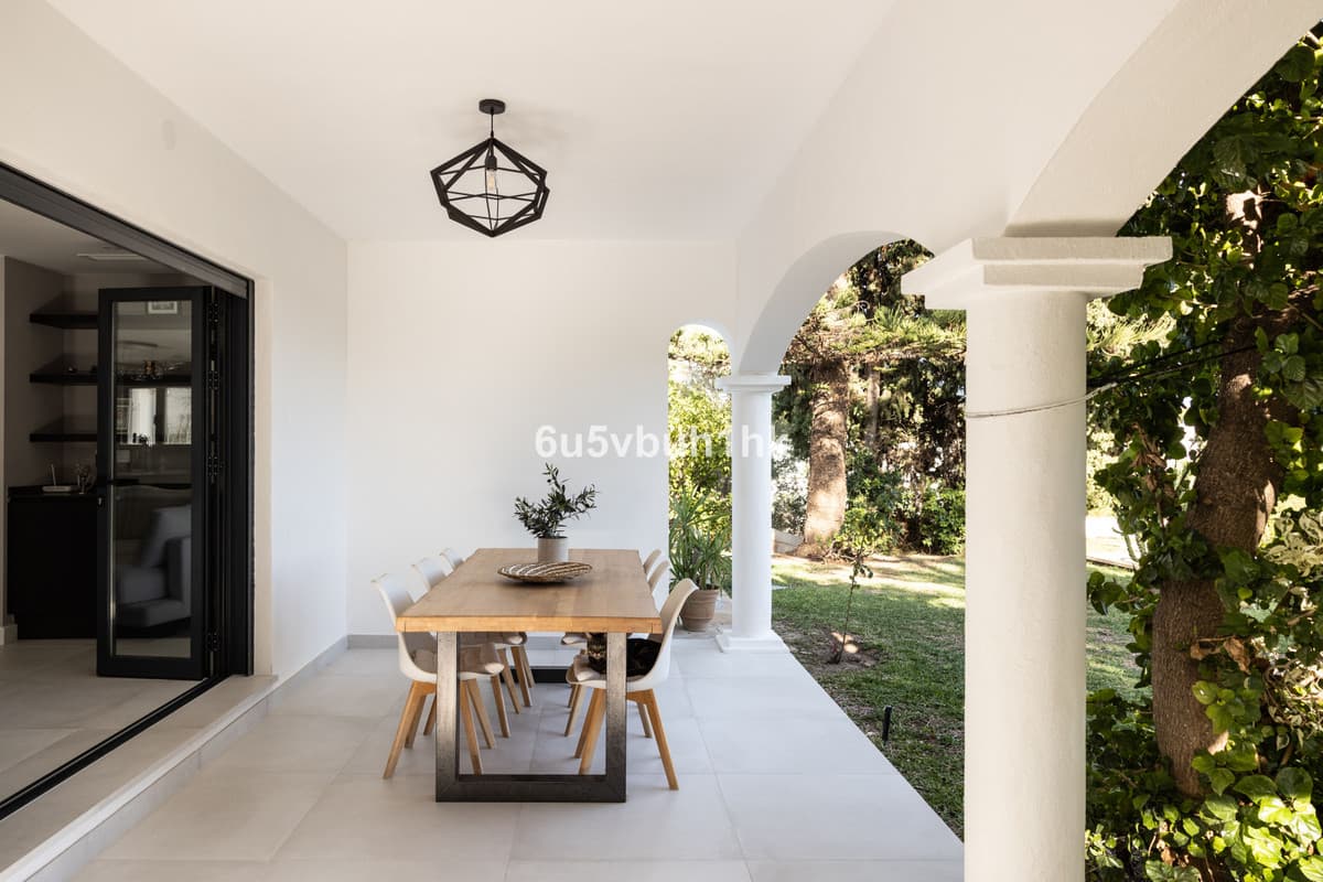 Detached Villa in La Quinta — photo 5 of 10