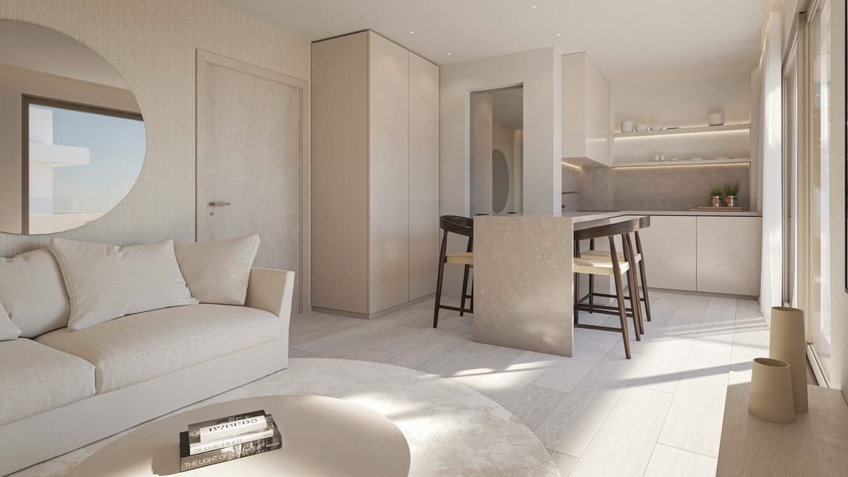 Middle Floor Apartment in Estepona — photo 3 of 9